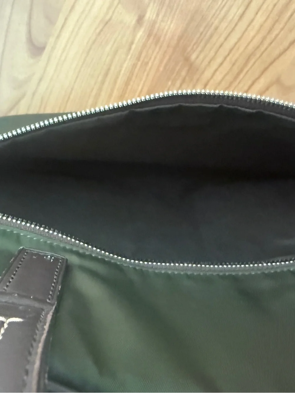 TUMI NYLON BUSINESS BRIEF BAG ARMY GREEN AND BROWN LEATHER HANDLE/TRIM